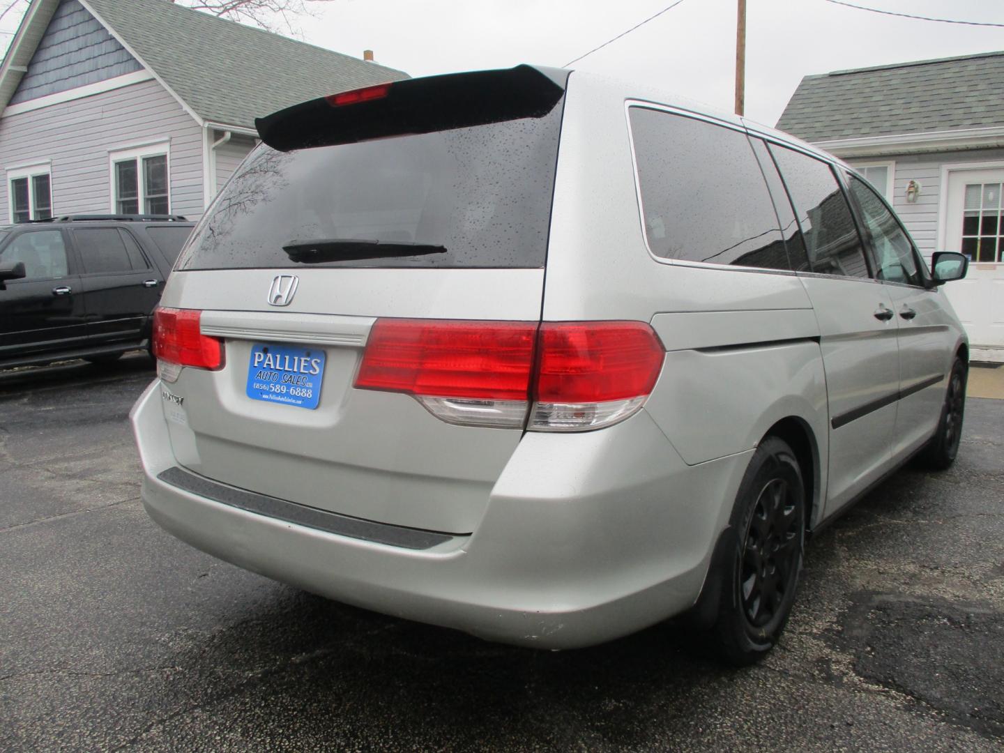 2009 SILVER Honda Odyssey LX (5FNRL382X9B) with an 3.5L V6 SOHC 24V engine, 5-Speed Automatic transmission, located at 540a Delsea Drive, Sewell, NJ, 08080, (856) 589-6888, 39.752560, -75.111206 - Photo#3